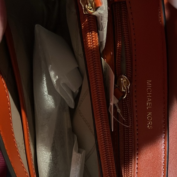 MICHAEL KORS Soho Large Animal Print Logo Shoulder Bag NWT. P26 - Picture 5 of 7